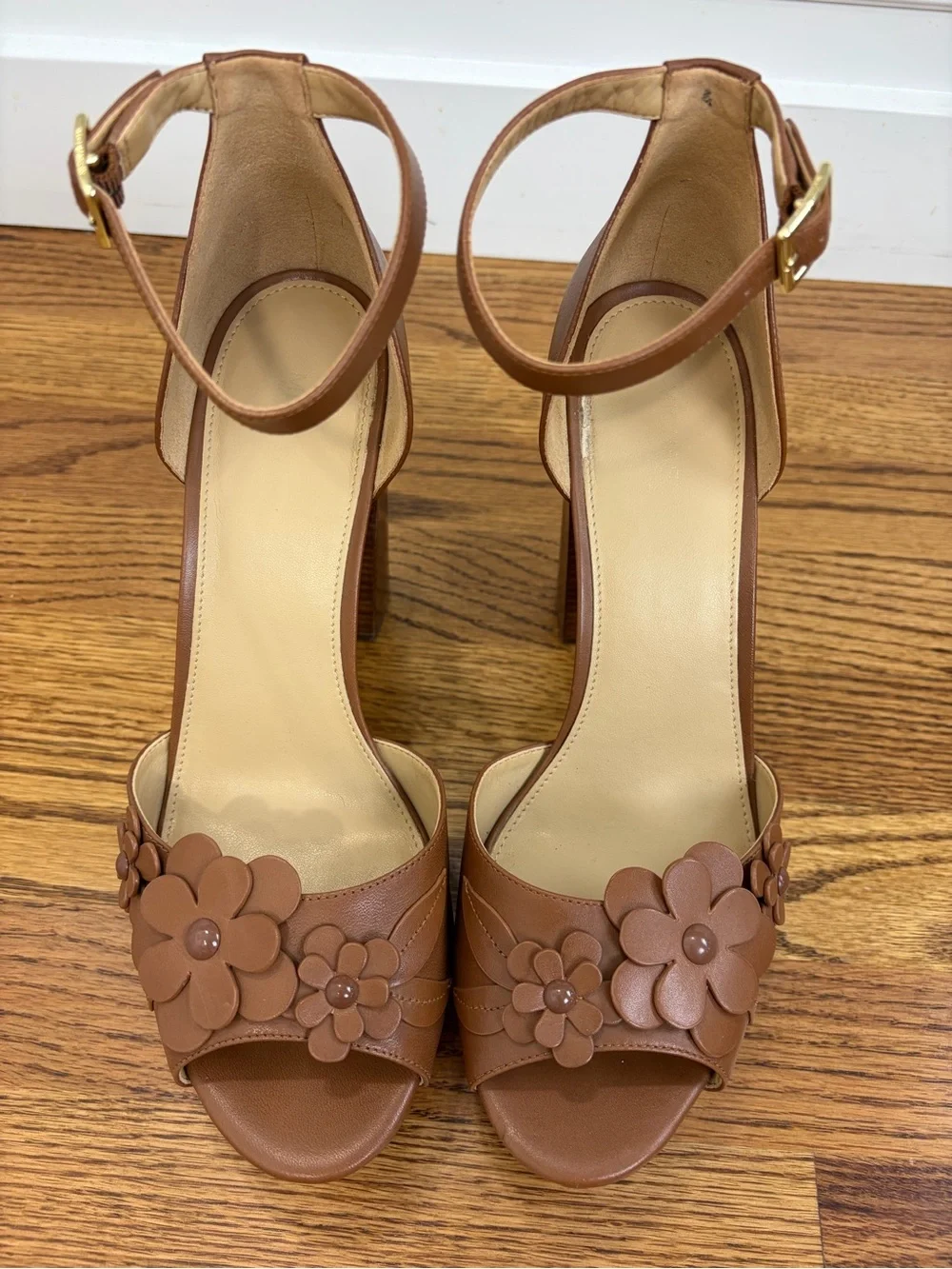 MK Flora Appliqué Tan Leather Platform Sandal (10)